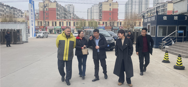 俄罗斯采购商莅临临沂五金城考察采购