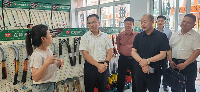 区委副书记、区长张成来临沂五金城开展“四下基层”调研
