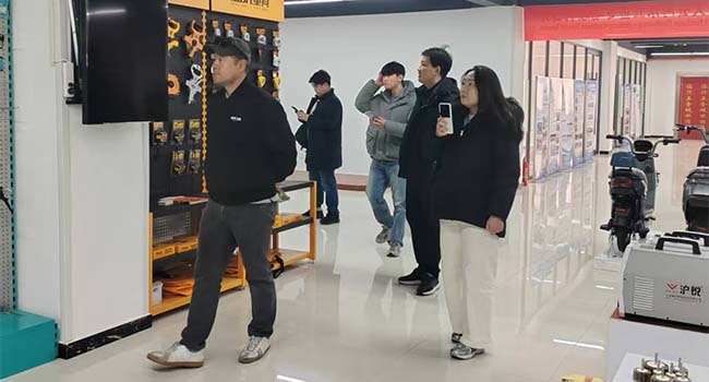 韩国采购商到临沂五金城采购洽谈